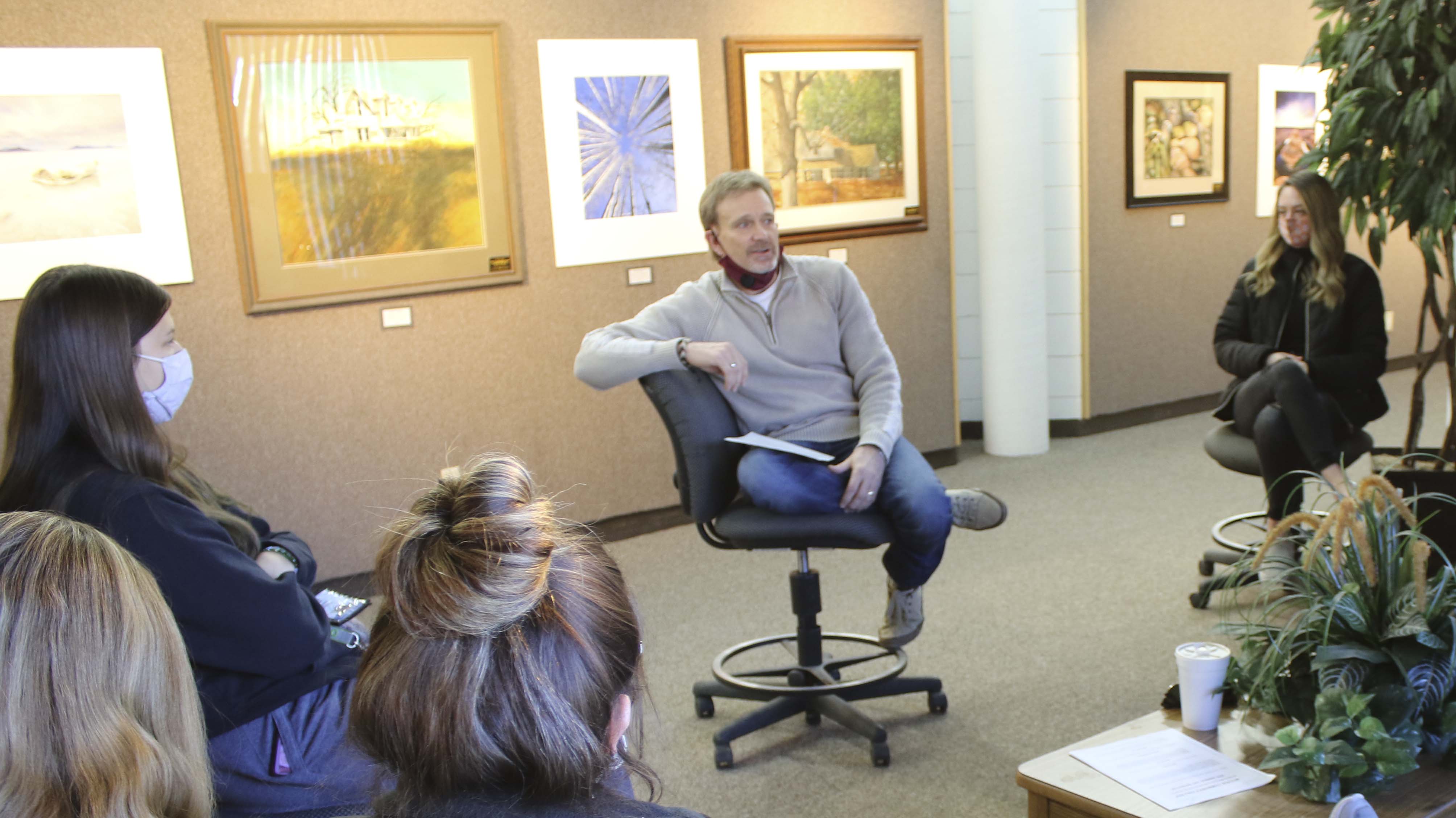 Rick Johnson speaks to MCC students about his works