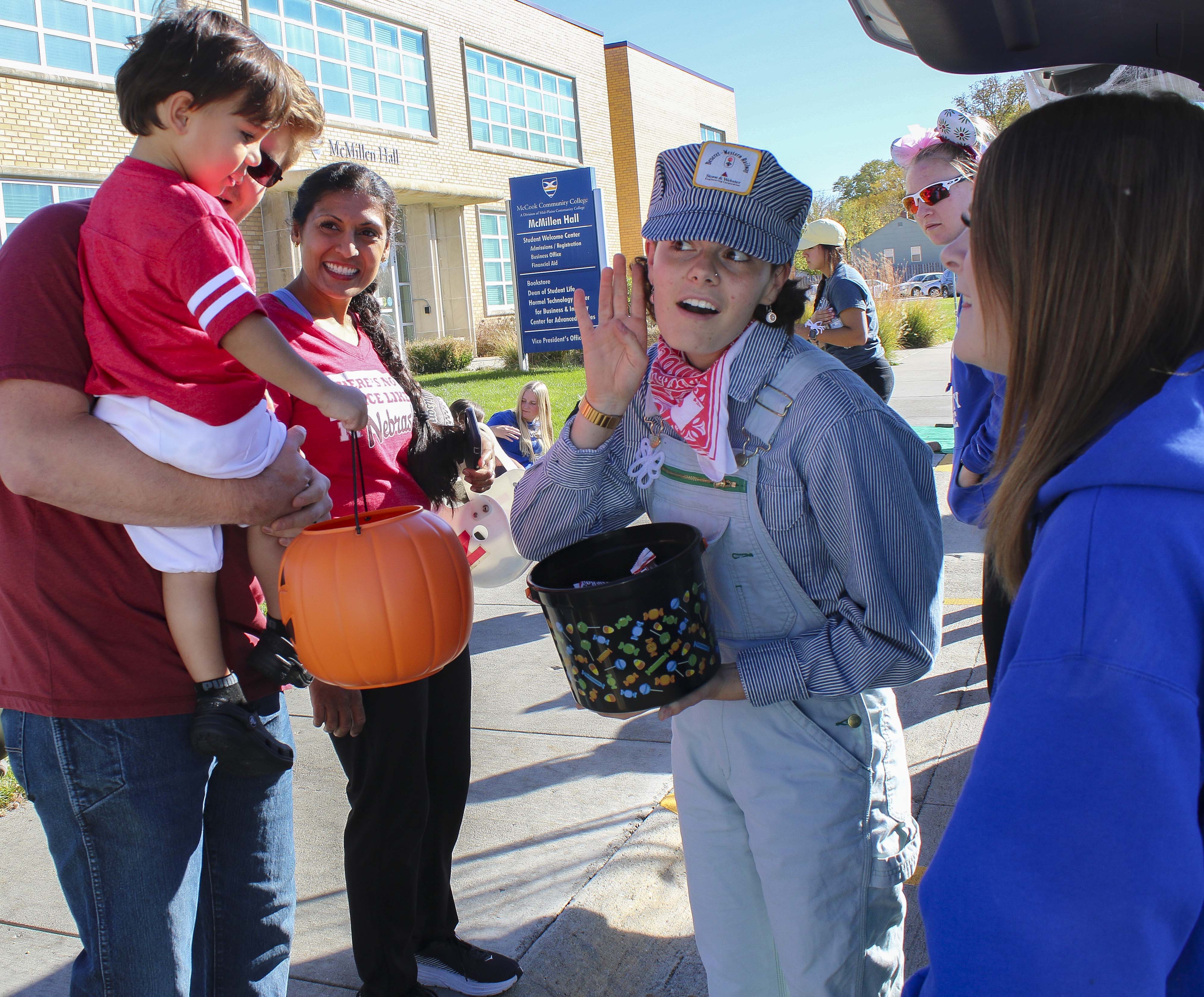 MCC hosts Trunk-or-Treat on campus