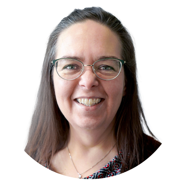 Carolyn Cline headshot photo